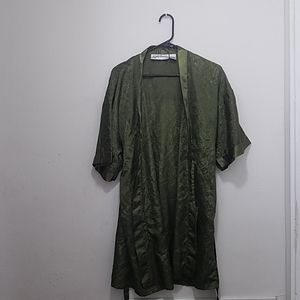 Green floral print robe